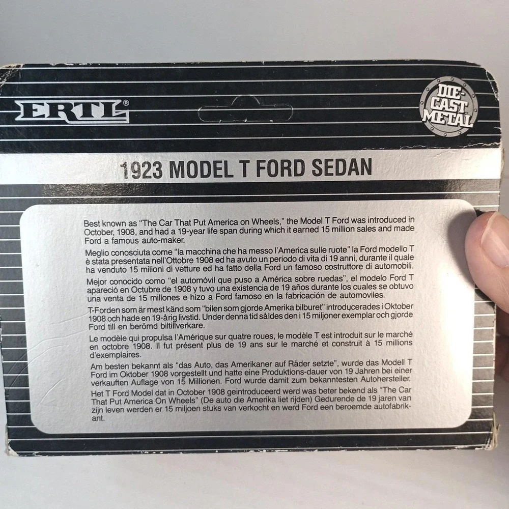 VTG 1991 ERTL 1923 Model T Diecast Model Car 1/43 Scale in Original Unopened Box
